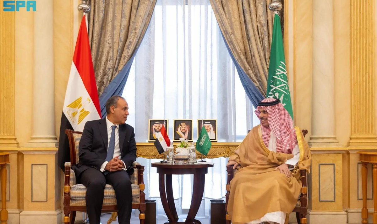 Saudi foreign minister receives letter from Egyptian counterpart about bilateral relations