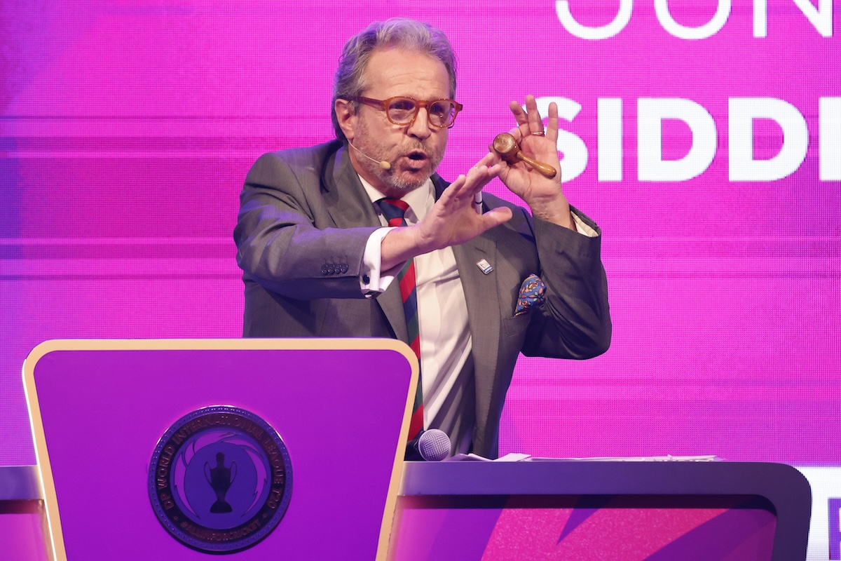 Auctioneer Richard Madley during the DP World International League T20 Auction held in Dubai. (CREIMAS/ILT20)