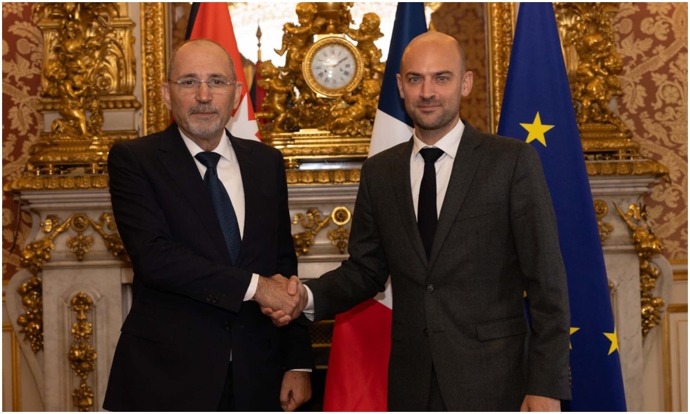 Jordan’s Minister of Foreign Affairs Ayman Safadi has met his French counterpart in Paris, Jean-Noel Barrot. (Petra)