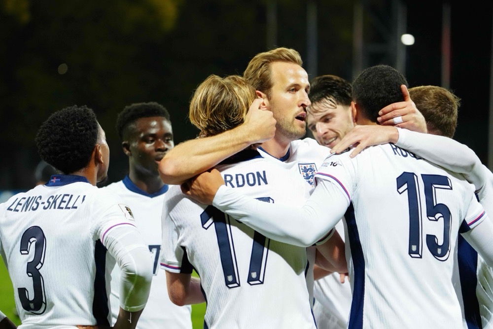 English players celebrate. (AFP)