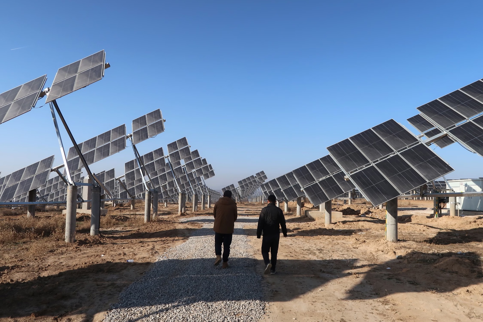 Turkiye, UAE deepen energy ties with $1bn solar project
