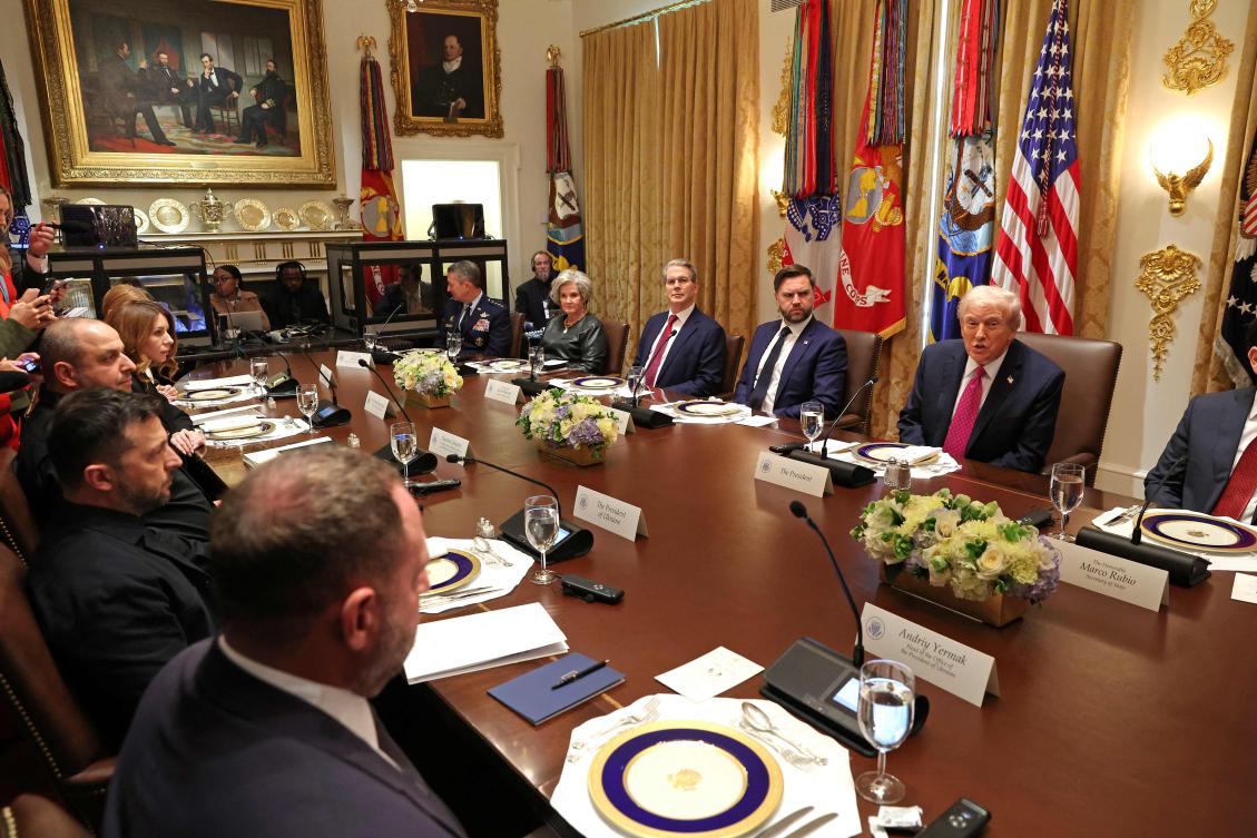 Trump suggests too soon for Tomahawks in talks with Zelensky
