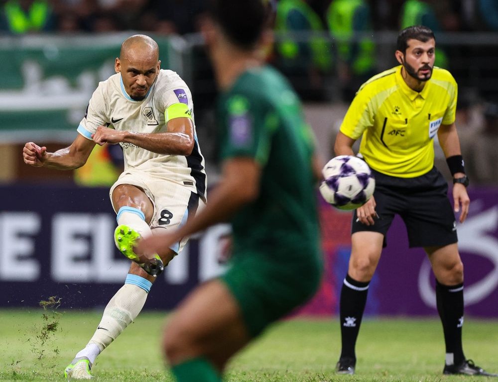 Fabinho stepped up to bend a spectacular free-kick from about 25 meters out into the bottom corner of the net. (X/@ittihad_en)