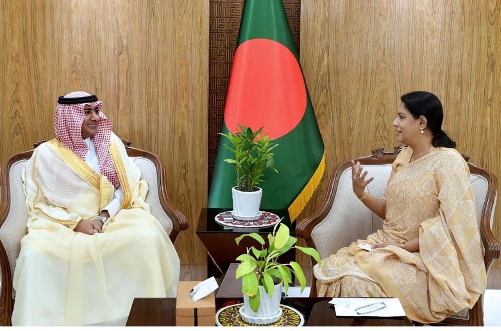 Bangladesh’s Environment Adviser Syeda Rizwana Hasan meets Dr. Abdullah Zafer bin Abiyah, Saudi ambassador to Bangladesh, at her office in Dhaka, Oct. 19, 2025. (BSS)