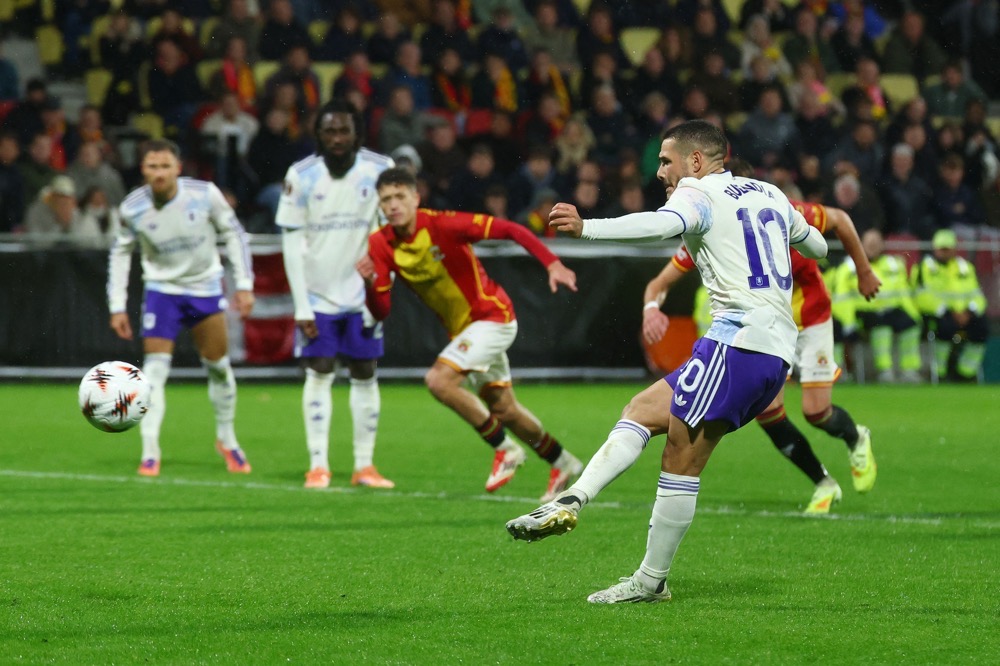 Villa’s Emi Buendía wasted a chance to equalize from the spot 11 minutes before the end, sending the penalty over the crossbar. (Reuters)