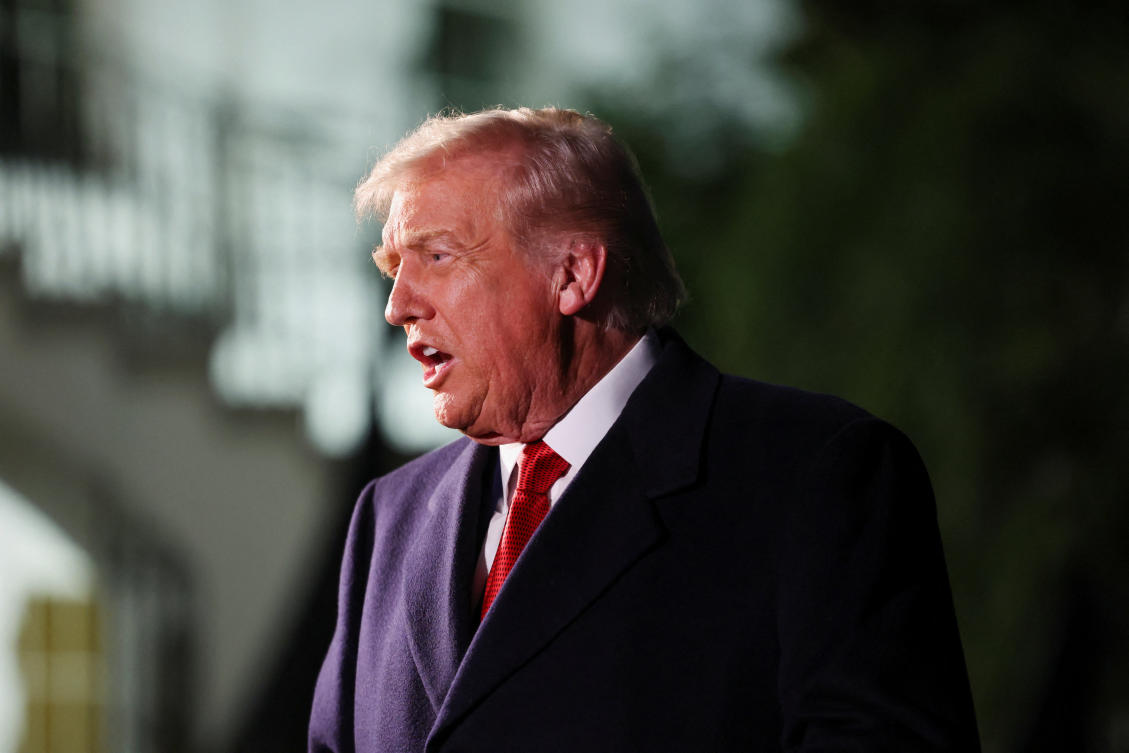 Trump slams ‘dirty’ Canada despite withdrawal of Reagan ad
