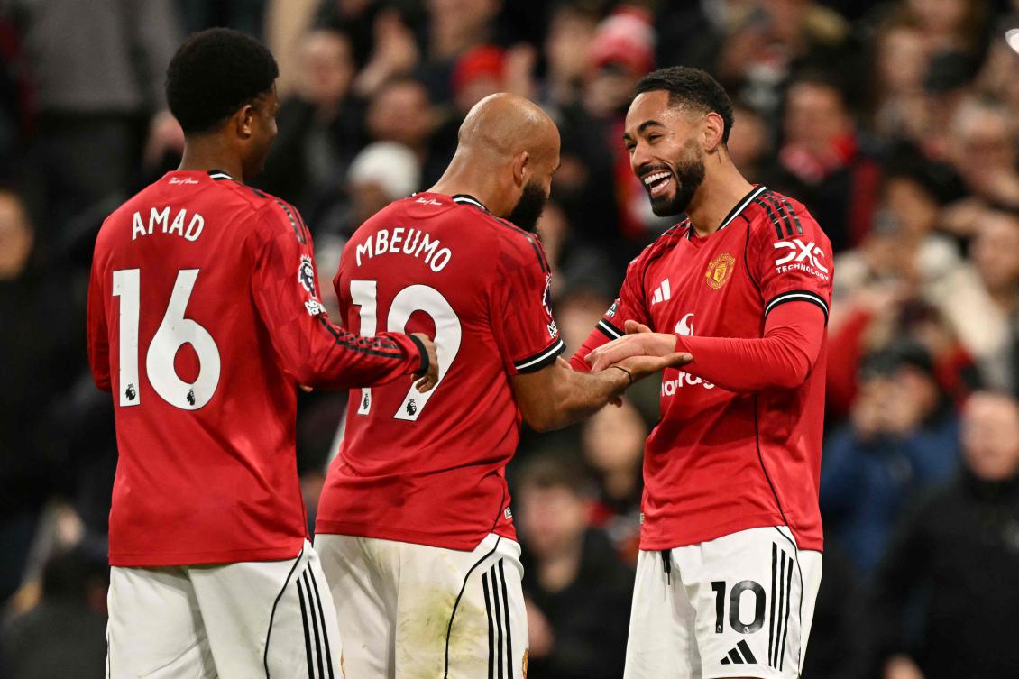 Champions Liverpool lose again, Man United into top four