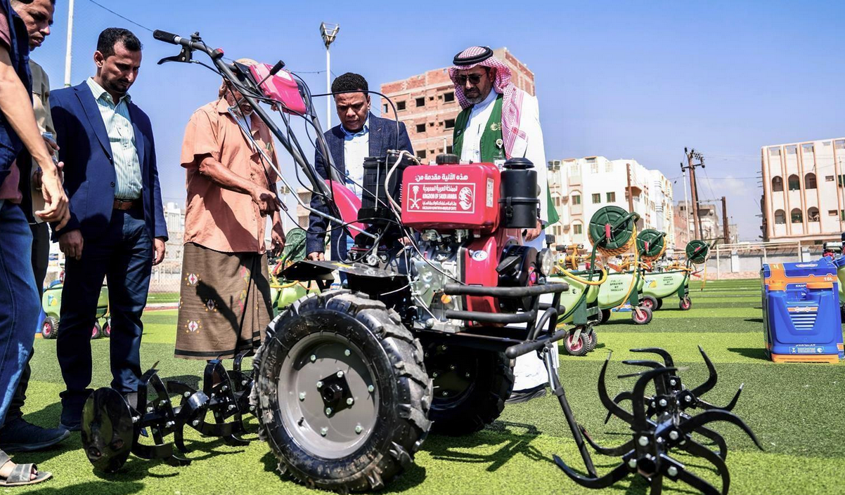 KSrelief delivers equipment to Yemen’s farmers