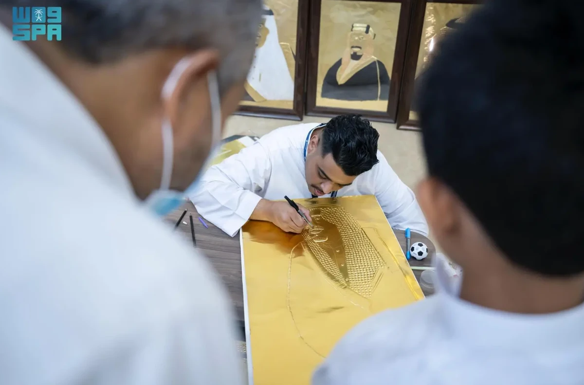 Disabled artist brings copper masterpieces to Saudi falconry showcase