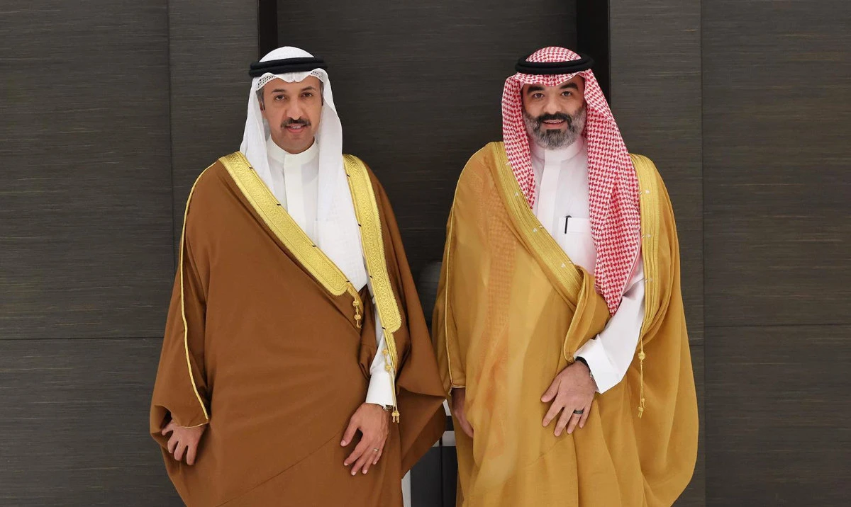 Saudi telecommunications minister meets Bahraini counterpart in Kuwait