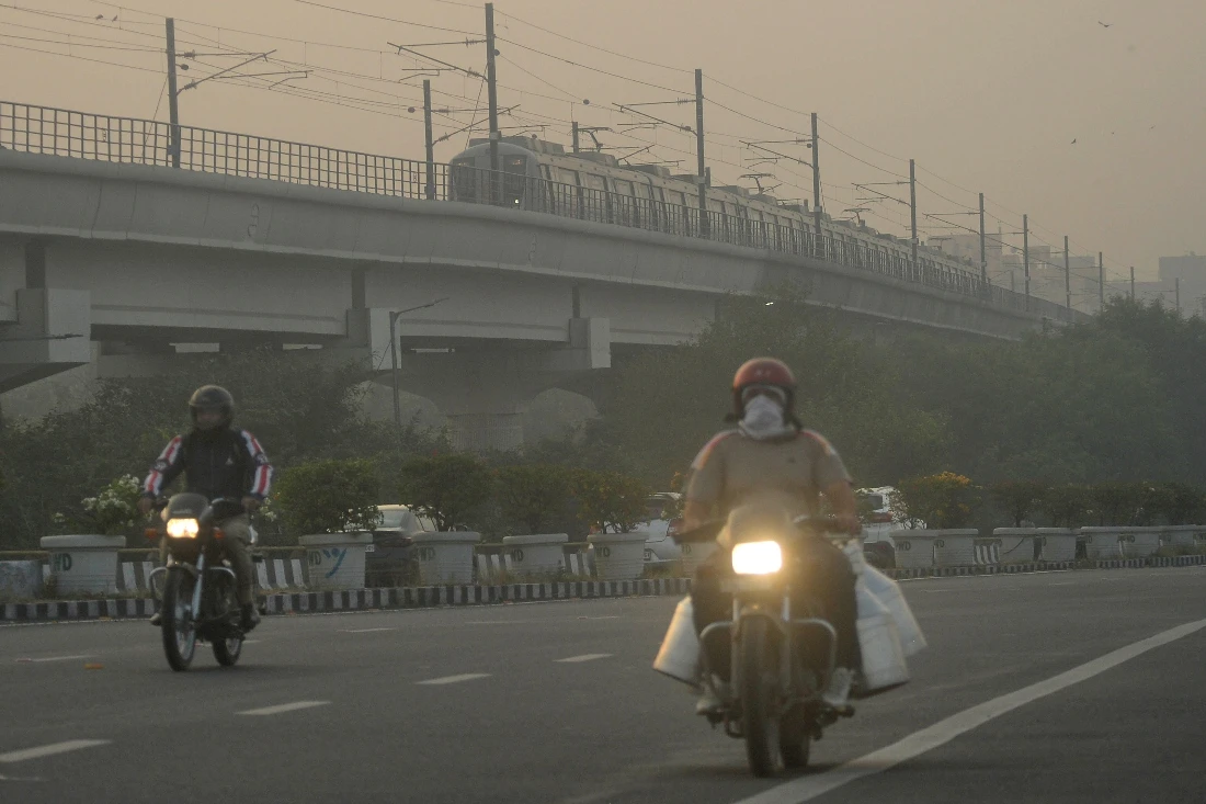 Toxic haze chokes Indian capital