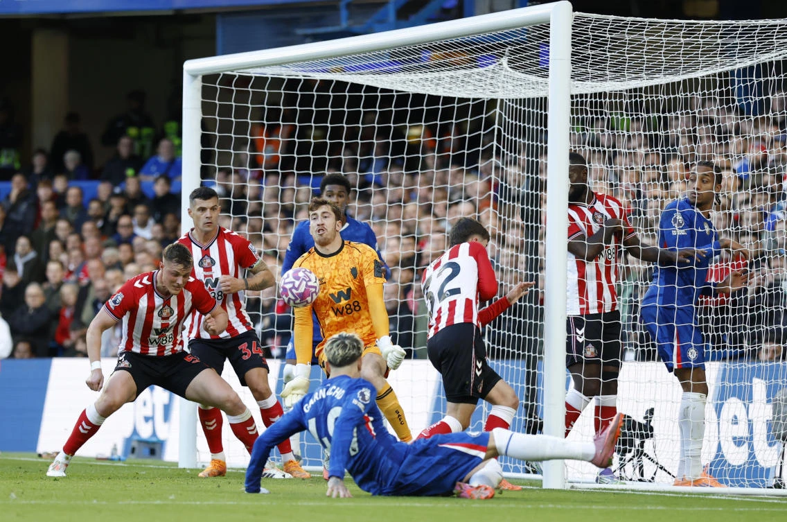 Sunderland stun Chelsea with 2-1 win at Stamford Bridge
