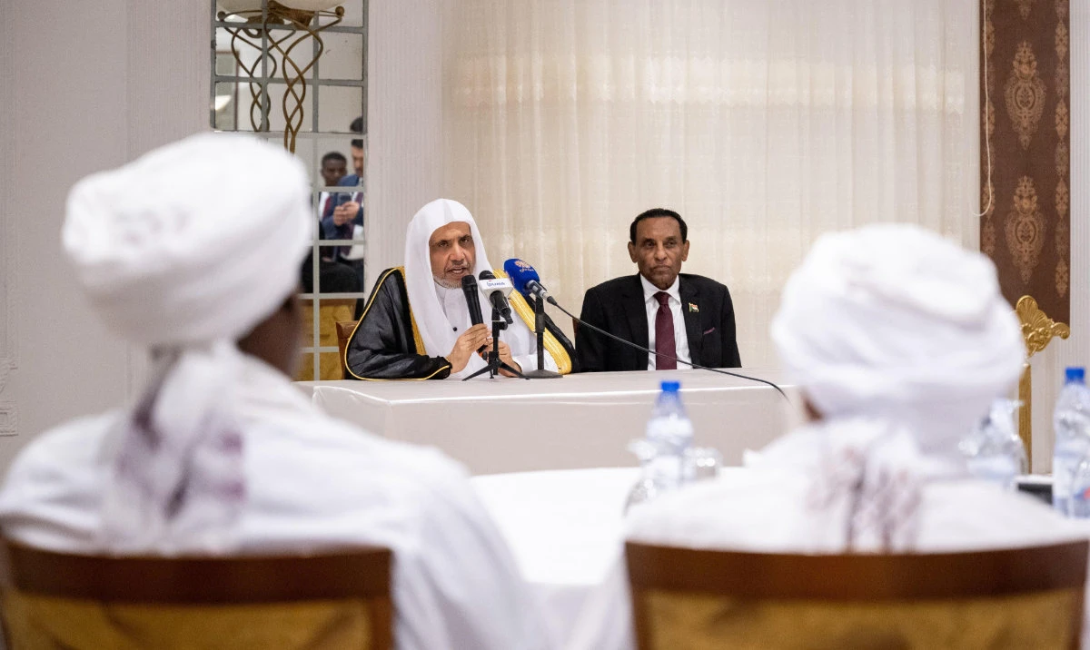 MWL’s chief visits Sudan, discusses religious awareness