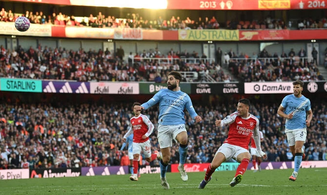 Arsenal duo William Saliba and Gabriel Martinelli will miss the League Cup fourth-round tie against Brighton as the Gunners' injury problems mount. (AFP/File)