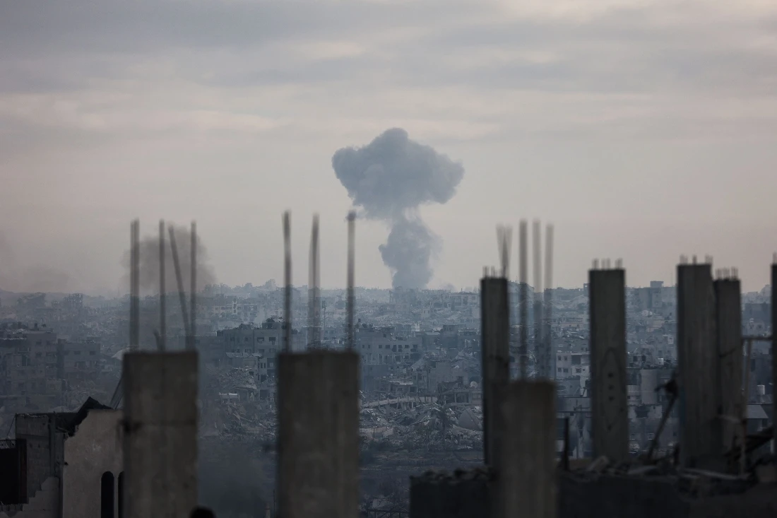 A plume of smoke billows following an Israeli strike in Gaza City on October 29, 2025. (AFP)