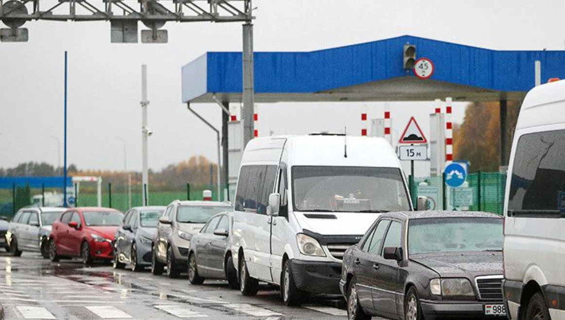 Some 2,000 trucks were stranded Friday in Belarus after Lithuania closed its border in response to recent airspace disruptions, a truckers association said. (X/@MyLordBebo)