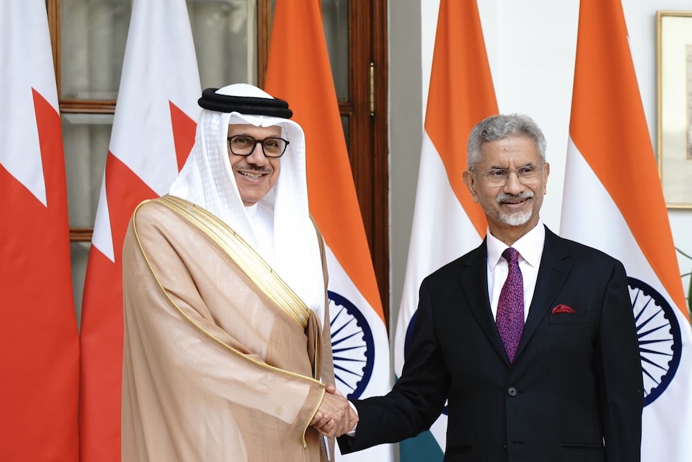 Indian Foreign Minister S. Jaishankar, right, receives his Bahraini counterpart Abdullatif Al-Zayani in New Delhi on Nov. 3, 2025. (Ministry of External Affairs)