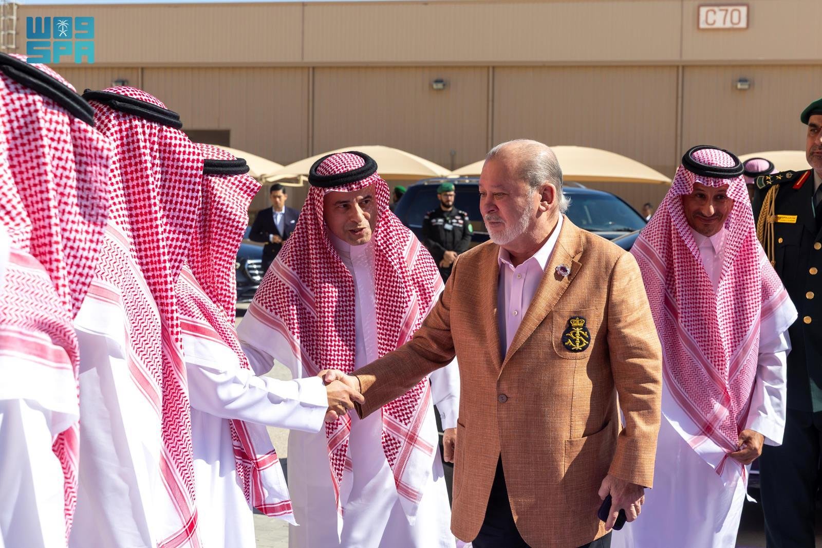 Malaysia’s King Sultan Ibrahim Sultan Iskander visited SAMI Alsalam Aerospace Industries in Riyadh on Wednesday. (SPA)