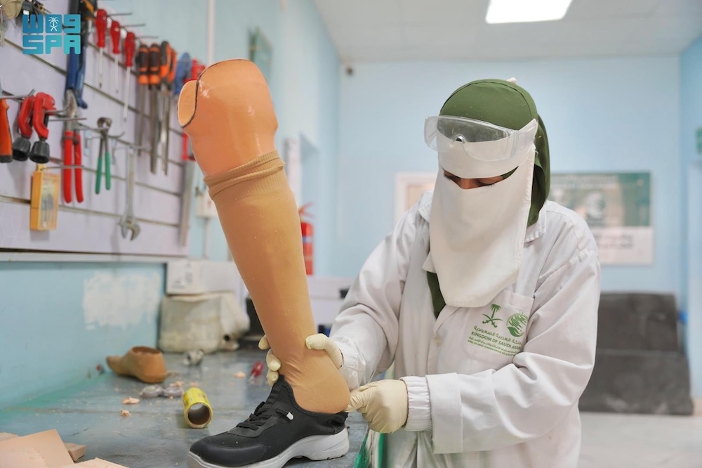 KSrelief-supported prosthetics center aids 519 beneficiaries in Yemen’s Hadramout. (SPA)