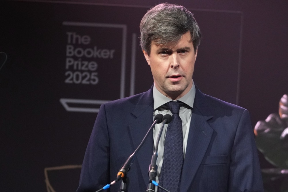 Writer David Szalay wins prestigious Booker Prize for fiction with his earthy novel ‘Flesh’