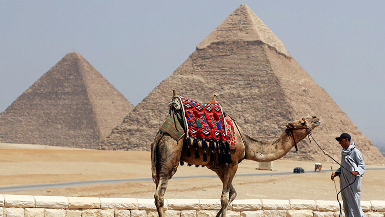 The new strategy aligns with Egypt’s national tourism goals — to attract 30 million visitors by 2030–31 and raise tourism revenues to around $30 billion by 2028. Reuters