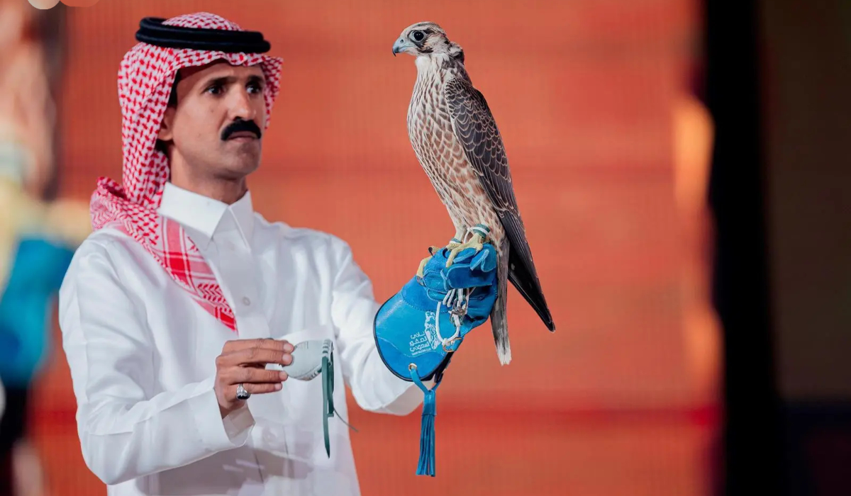 Saudi Falcons Club auctioned off a falcon for SR351,000 ($93,590), the third most expensive falcon ever sold. (SPA)