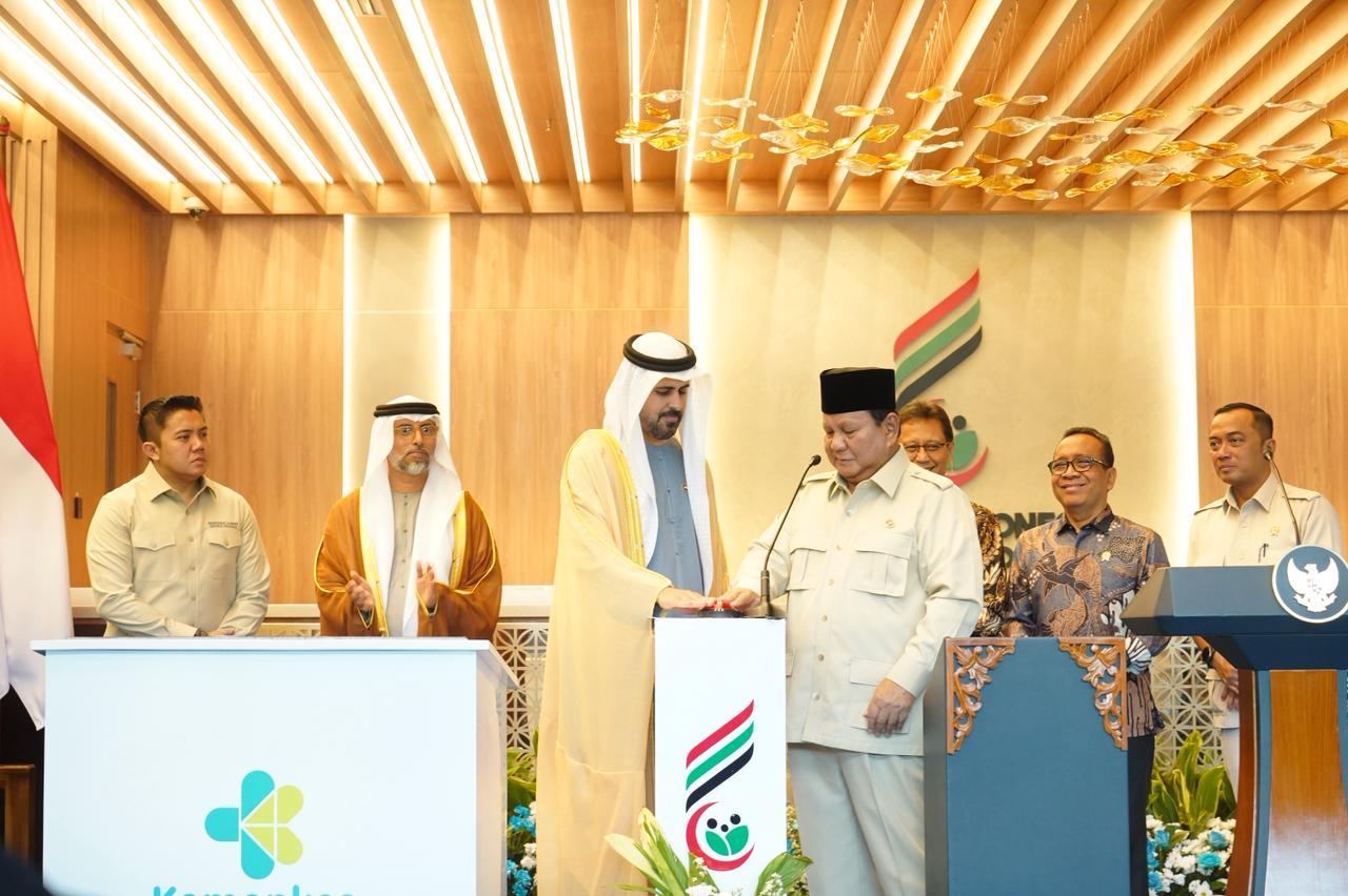 Indonesian President Prabowo Subianto inaugurated the Emirates-Indonesia Cardiology Hospital with one of UAE President Mohamed bin Zayed Al-Nahyan’s sons, Sheikh Theyab in Solo, Central Java on Nov. 19, 2025. (Ministry of Health)