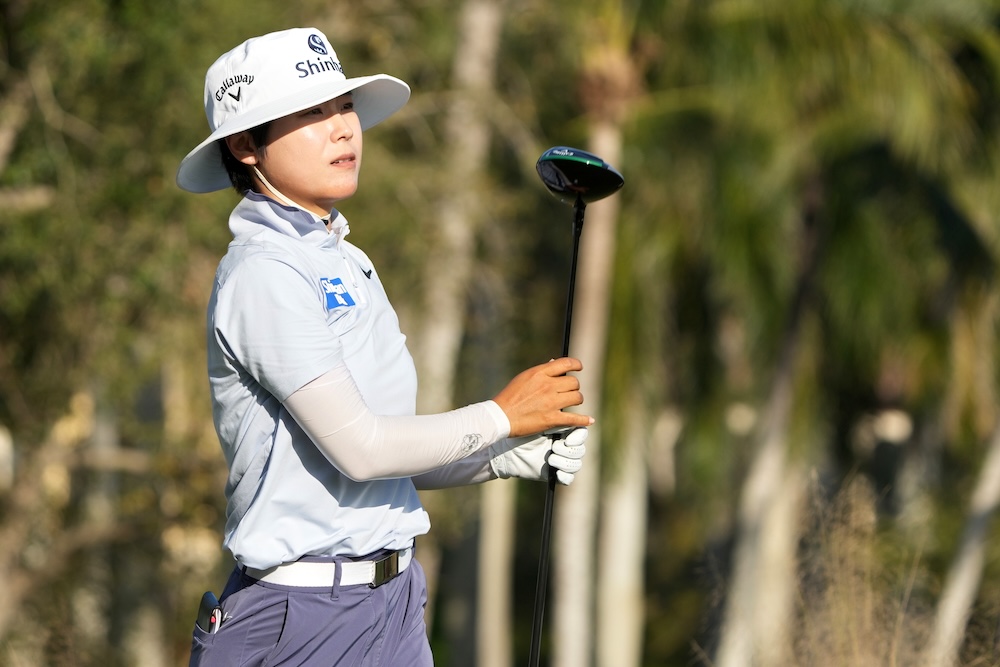 Somi Lee of South Korea watches her shot from the 18th tee during the first round of the LPGA Tour Championship golf tournament Thursday in Naples, Fla. (AP)