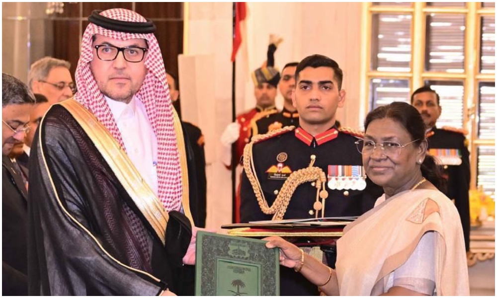 Saudi ambassador to India presents credentials to Indian president
