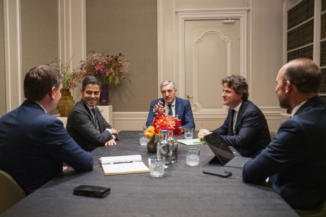LtoR, Dutch election winner and D66 party leader Rob Jetten, informant and member of CDA party Sybrand van Haersma Buma and leader of the Christian Democratic Appeal (CDA) Henri Bontenbal attend a coalition government meeting in The Hague. (AFP)