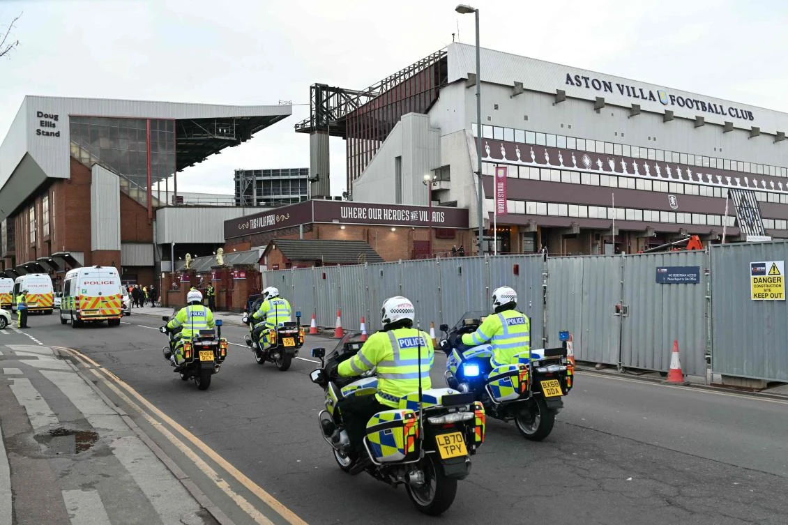 Police officers deploy near Villa Park in Birmingham on Nov. 6, 2025 where demonstrations are planned ahead of the UEFA Europa League league-stage match between Aston Villa and Maccabi Tel Aviv. (AFP)