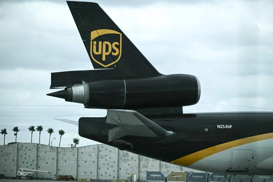 US grounds MD-11 cargo planes after deadly crash