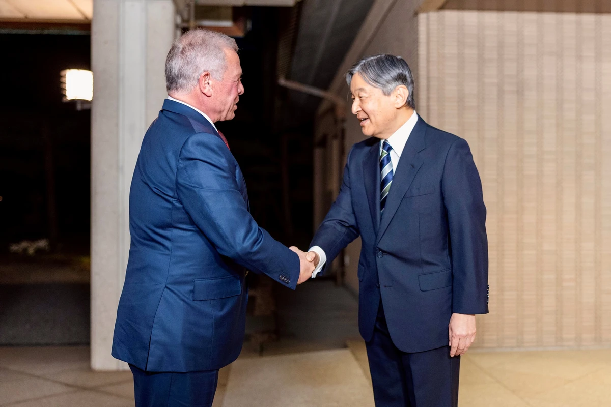 King Abdullah II of Jordan met with Emperor Naruhito at the Imperial Palace in Tokyo on Monday. (Petra)