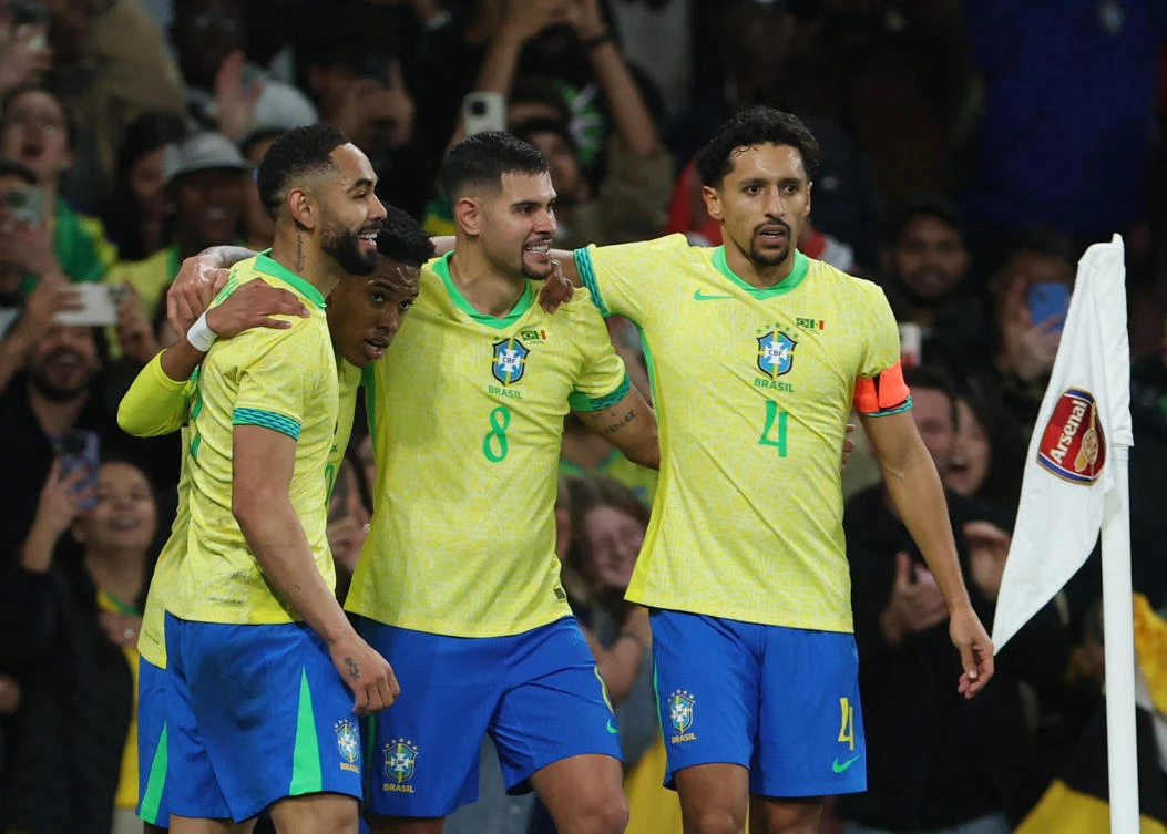 Brazil’s Estevao celebrates scoring their first goal with Matheus Cunha, Marquinhos and Bruno Guimaraes during their International Friendly against Senegal — Emirates Stadium, London, Nov. 15, 2025. (Reuters)