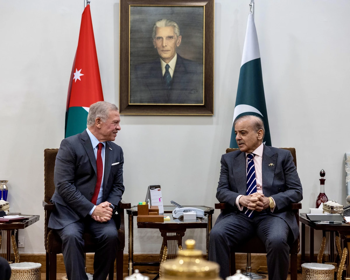 Jordan’s King Abdullah II met with Pakistani Prime Minister Shehbaz Sharif on Saturday in Islamabad. (Jordan News Agency)