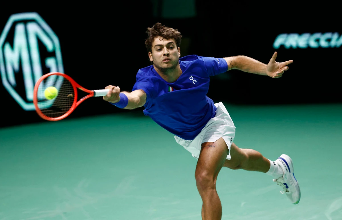 Italy win Davis Cup for third straight year by beating Spain in final