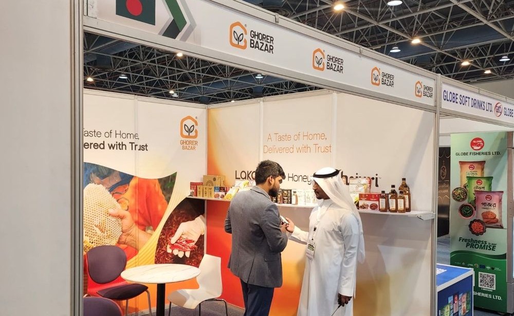 Bangladeshi company Ghorer Bazar presents its products at AgroFood Jeddah on Dec. 3, 2025. (Saleh Uddin)