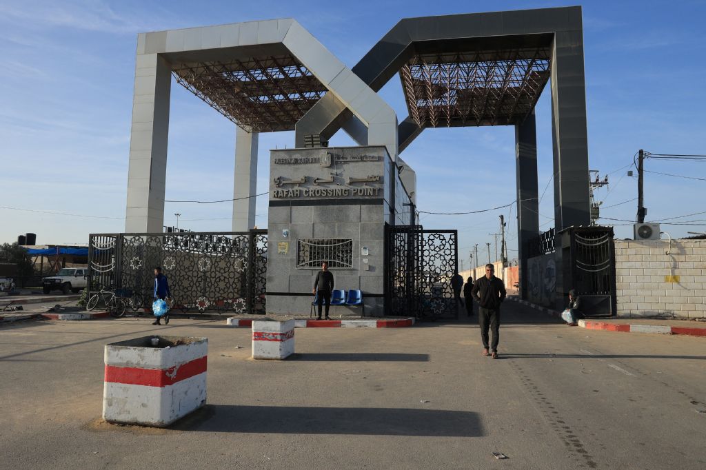 The foreign ministers of Saudi Arabia, Egypt, Jordan, UAE, Indonesia, Pakistan, Turkiye and Qatar on Friday expressed deep concern over Israeli statements regarding the opening of the Rafah crossing in one direction only. (AFP)