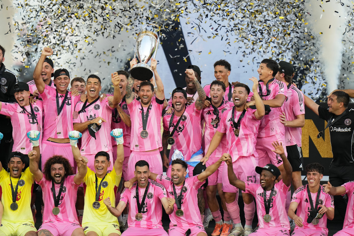 Messi dazzles as Miami beat Vancouver to win MLS title
