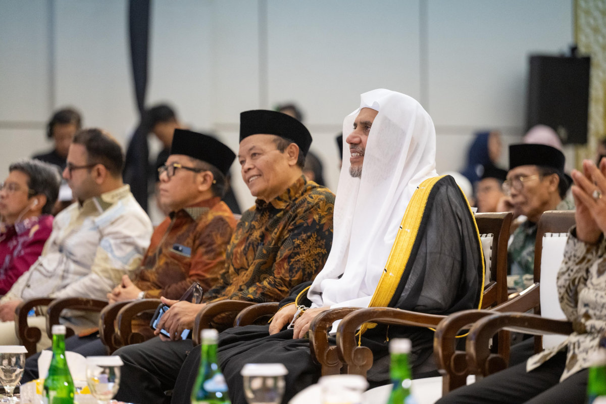 Muslim World League Secretary-General Mohammed bin Abdulkarim Al-Issa delivered the opening address at the Interfaith Harmony Conference in Jakarta. (SPA)
