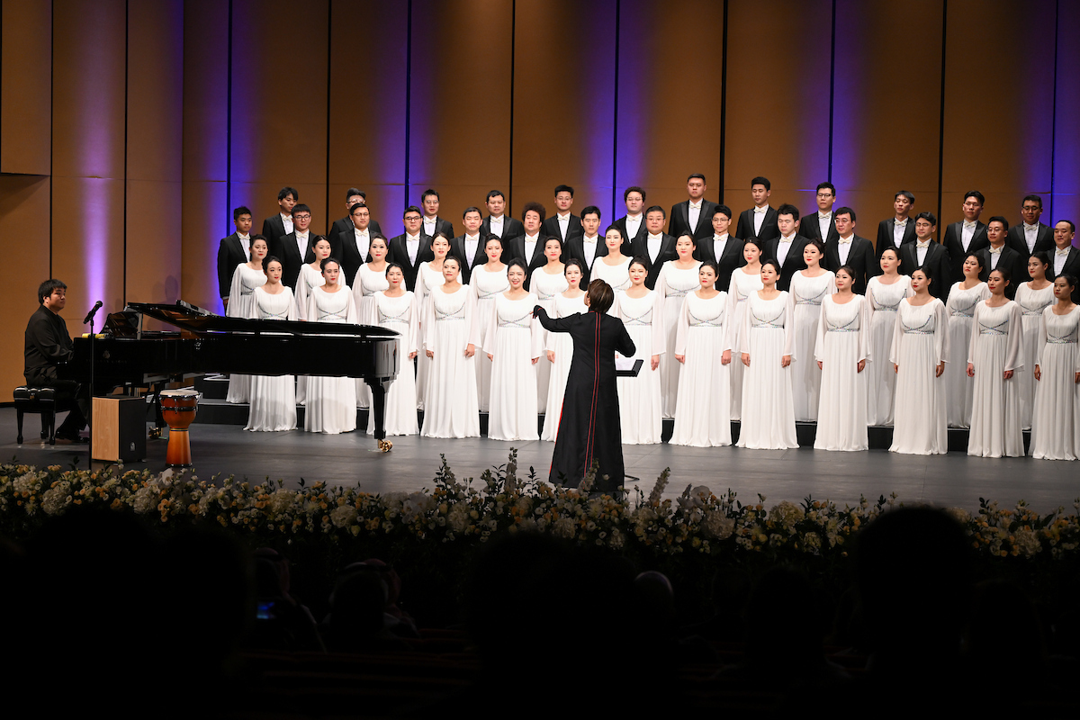 “World Famous Songs”—performed by one of the world’s most renowned choirs—took to the stage at the King Abdulaziz Center for World Culture on Thursday night, for a one-night-only showcase. (Supplied/Aqeel Alsaihati/Ithra)