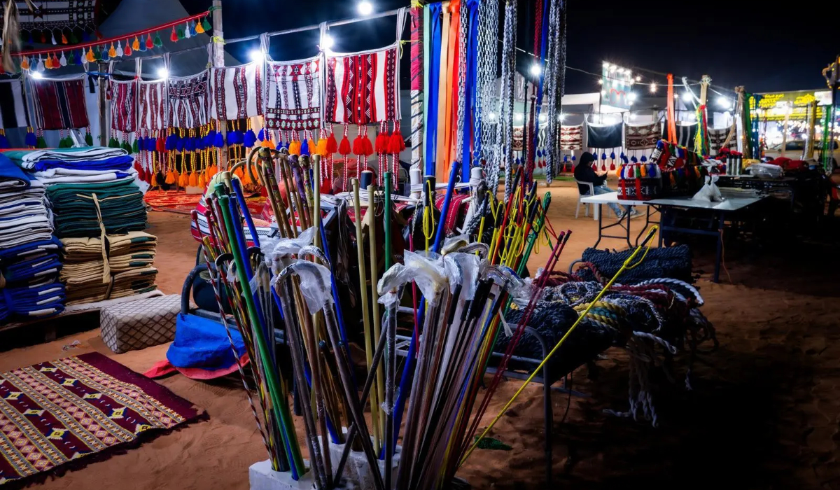 The 10th annual King Abdulaziz Camel Festival in Al-Sayahid featured handcrafted items, traditional Al-Sadu weaving, and heritage garments. (SPA)