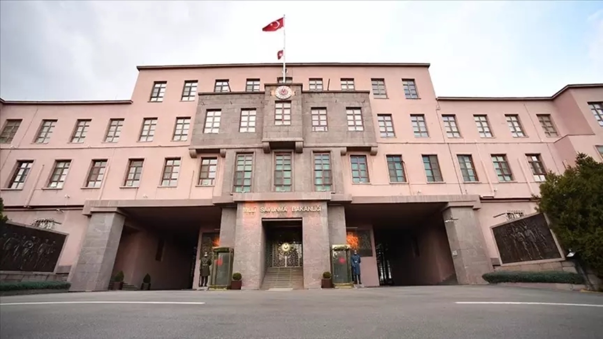 The incident follows Turkiye’s warning last week of Black Sea escalation after Russian attacks on Ukrainian ports that damaged three Turkish-owned cargo vessels. (Hurriyet)