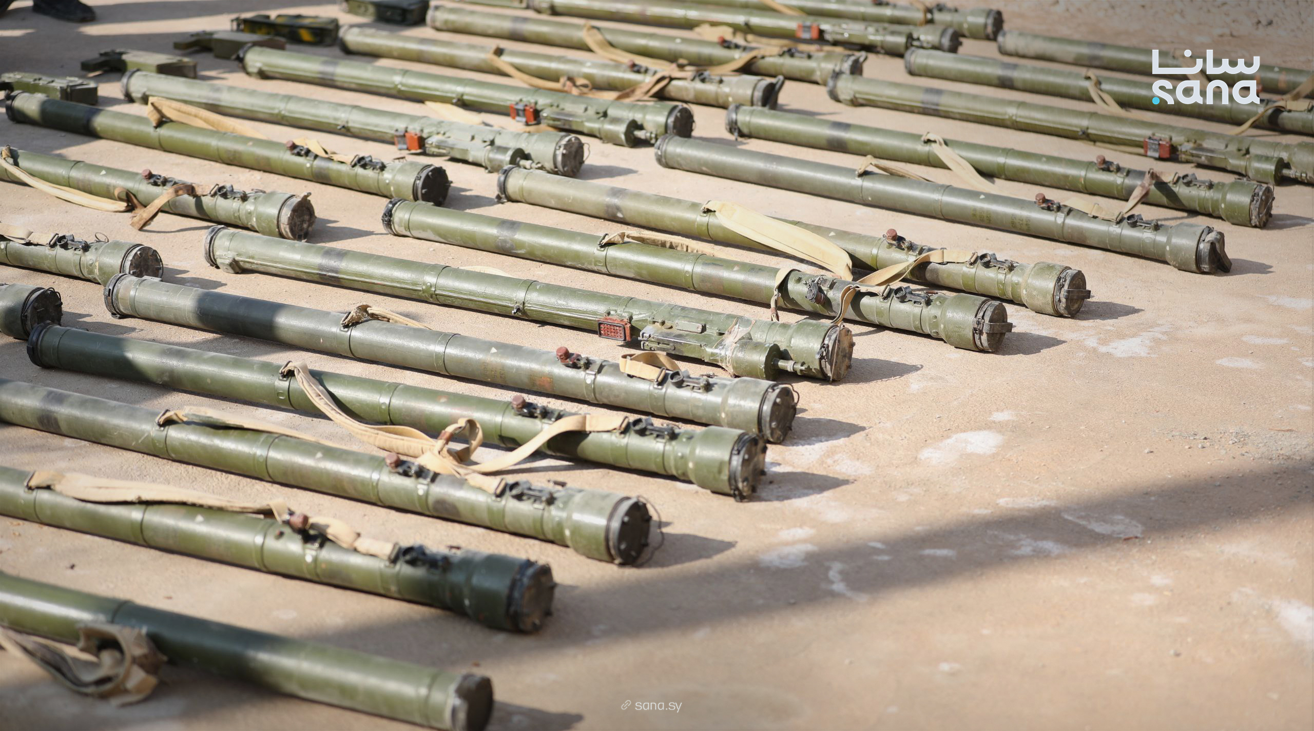 The weapons, seized by the Internal Security Directorate during a raid on a house in Al-Bukamal, would have been smuggled out of Syria. (SANA)