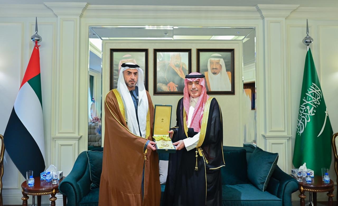 The Saudi Ambassador to the UAE Sultan bin Abdullah Al-Anqari (R) presented the King Abdulaziz Second-Class Scarf to Sheikh Nahyan bin Saif Al-Nahyan, the former UAE ambassador to the Kingdom. (SPA)