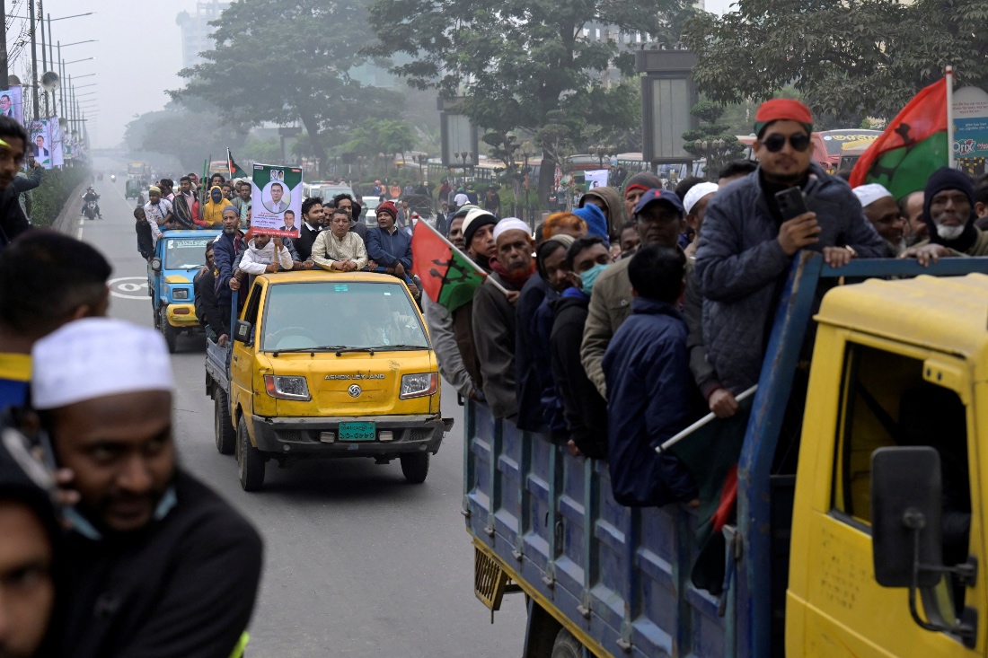 Supporters of the Bangladesh Nationalist Party (BNP) arrive to join a grand rally to welcome BNP acting chairman Tarique Rahman, in Dhaka, Bangladesh. (Reuters)