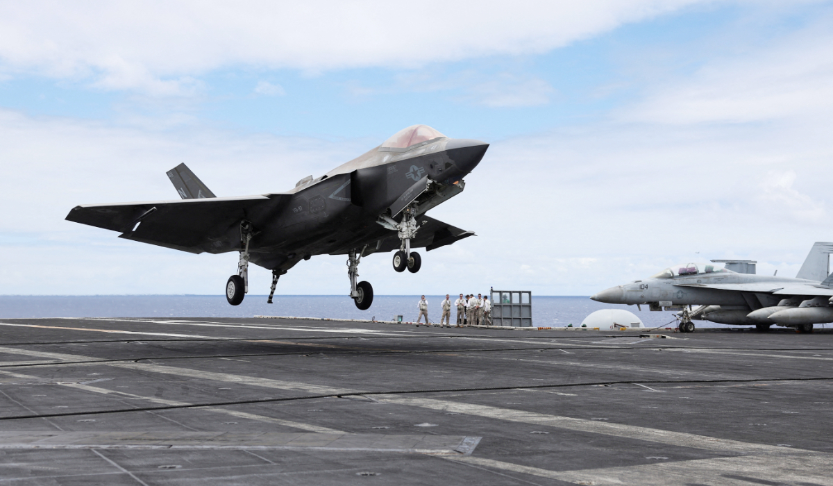 A F-35 jet lands on the runway of the USS Carl Vinson aircraft carrier during the Rim of the Pacific (RIMPAC) military exercises about 100 miles south of Oahu, Hawaii, U.S. July 19, 2024. (REUTERS)