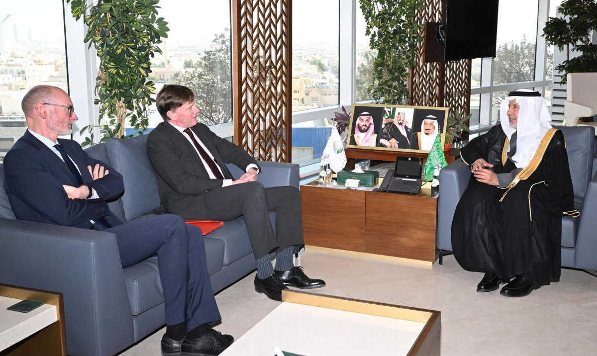 KSrelief chief met UK representatives to Sudan