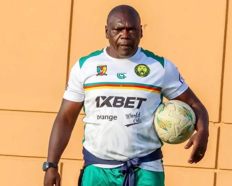 Between being eliminated from 2026 World Cup qualifying and opening the Africa Cup of Nations in three weeks’ time, Cameroon fired their coach and hired a replacement (X/@LEquipe237)