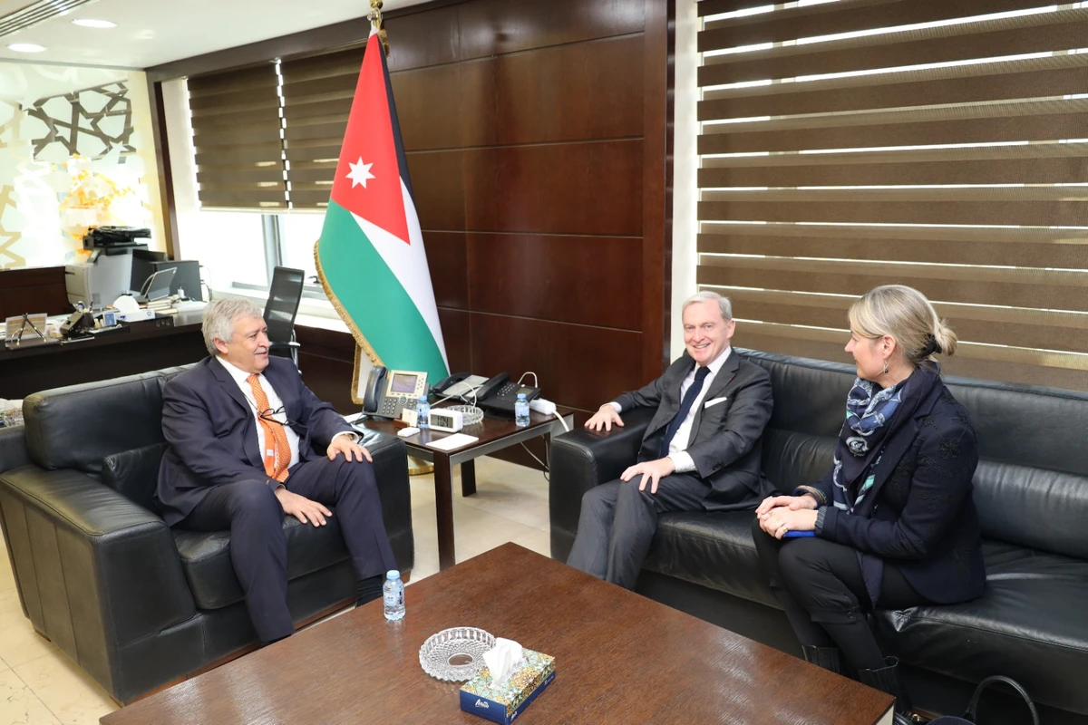 Jordan and France have discussed ways to expand bilateral cooperation across the transport sector, including air, land, rail and maritime links, during talks in Amman on Saturday. (Jordan News Agency)